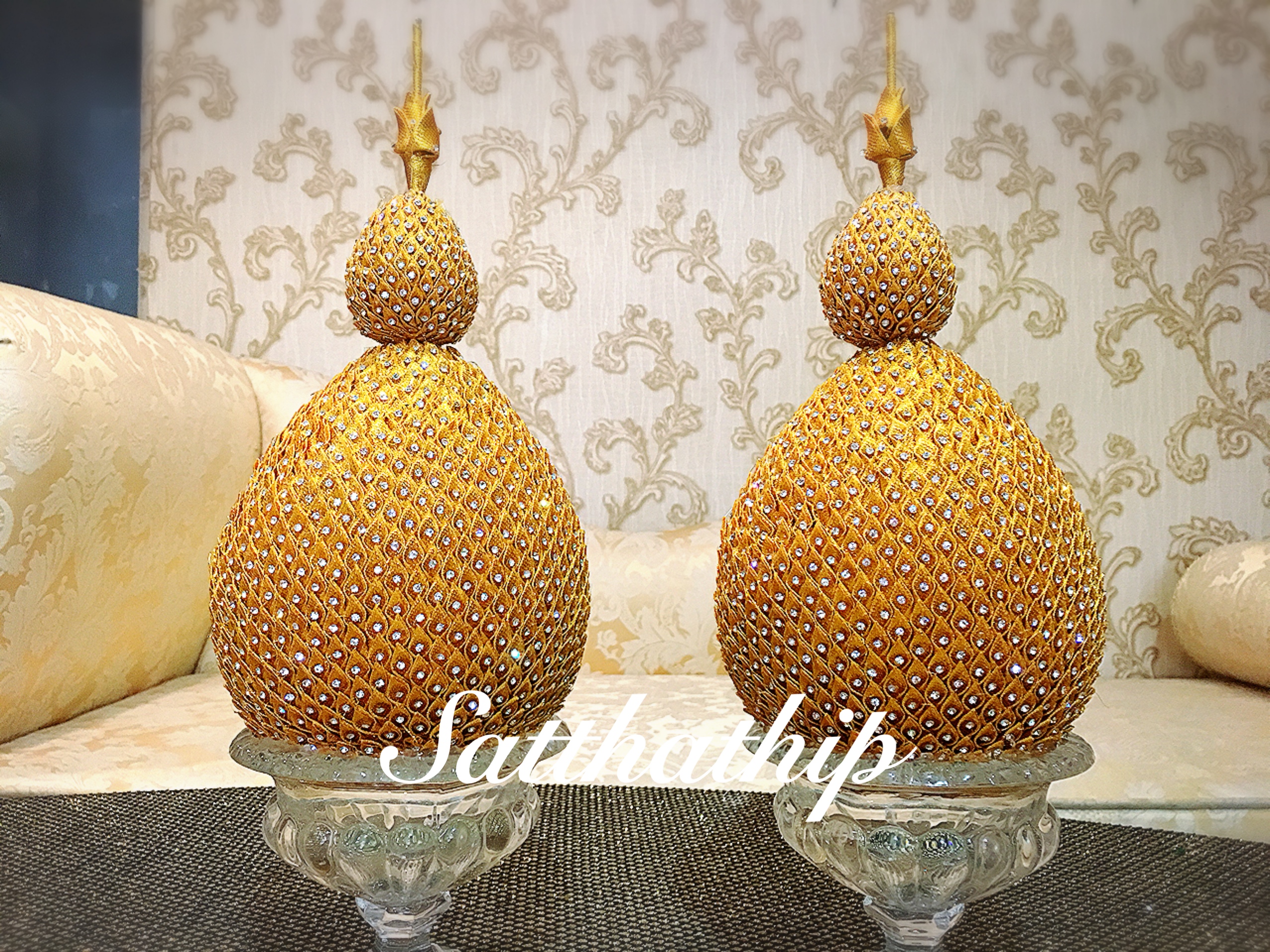 พานพุ่ม - พานพุ่ม ประดับเกล็ดผ้า - พานพุ่มเงินทอง - พานพุ่มผ้าตาด ประดับคริสตัล - Phan bush
