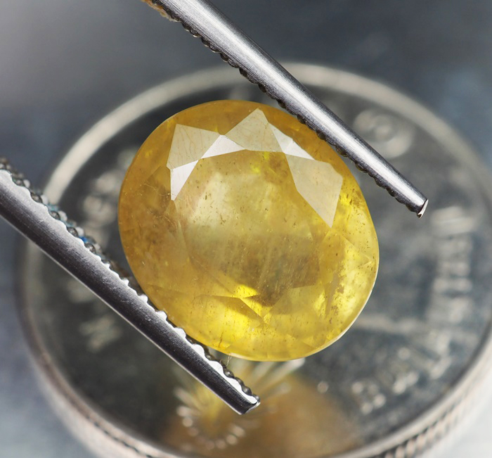 บุษราคัมอัฟริกาสีเหลือง (Sapphire) 3.95 กะรัต
