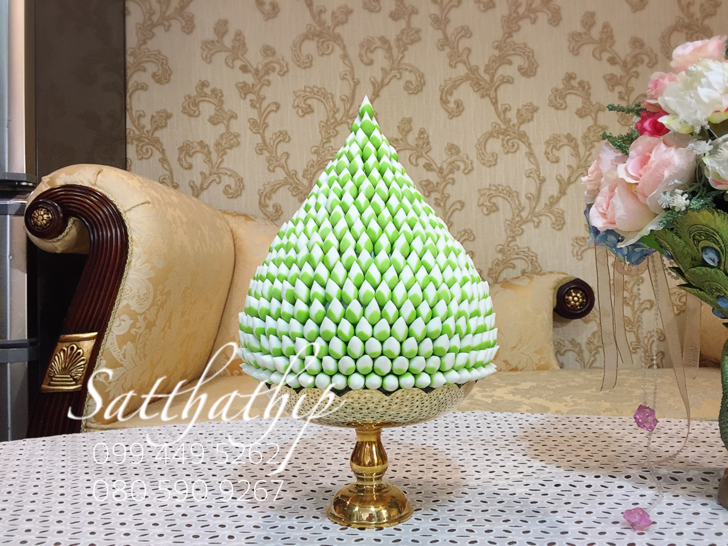 พานพุ่มดอกบัวประดิษฐ์ [8 นิ้ว 6,000 บาท/คู่]