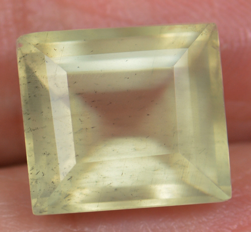 พลอยออร์โธเคลส (Orthoclase) 6.40 กะรัต