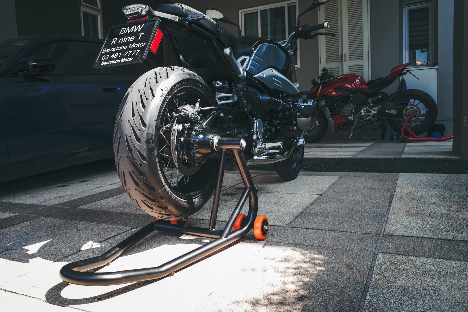 แสตนด์ยกล้อหลัง สำหรับ R9T และ BMW รุ่นอื่นๆ