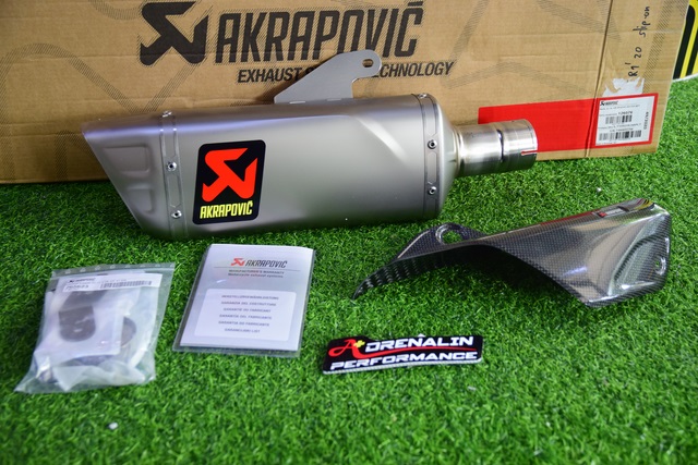 ท่อ Akrapovic ทรง GP สำหรับ R1 2020+ (For Exhibition only)