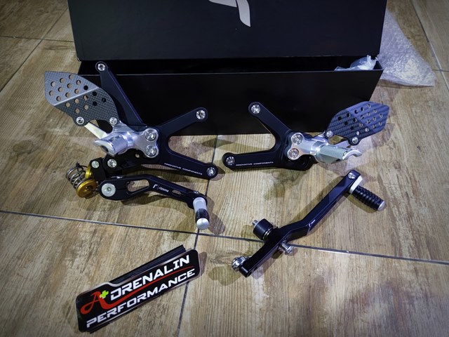 Rizoma - เกียร์โยง รุ่น evo สำหรับ R1 2009-2014