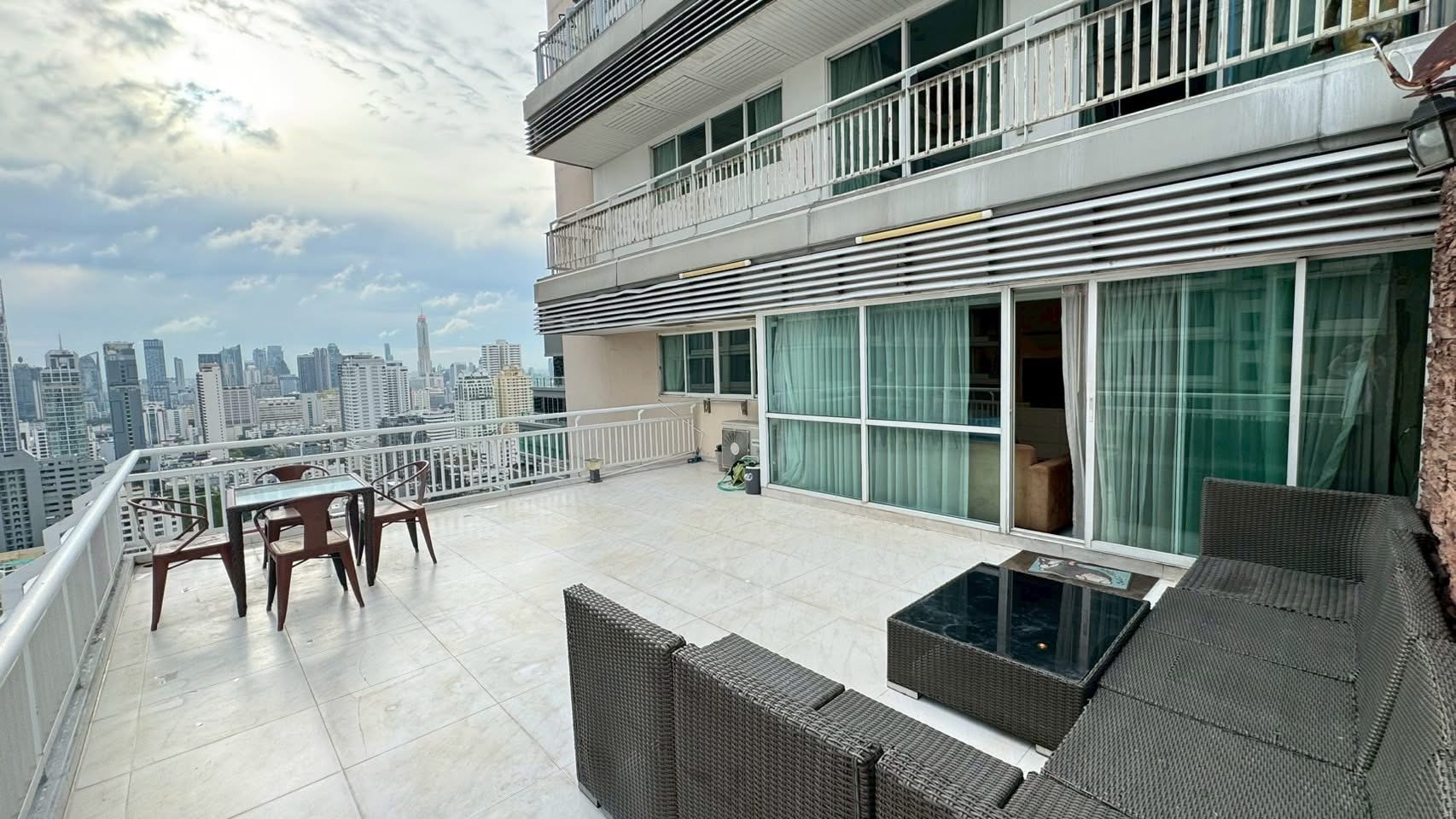 Grand Park View Asok Penthouse