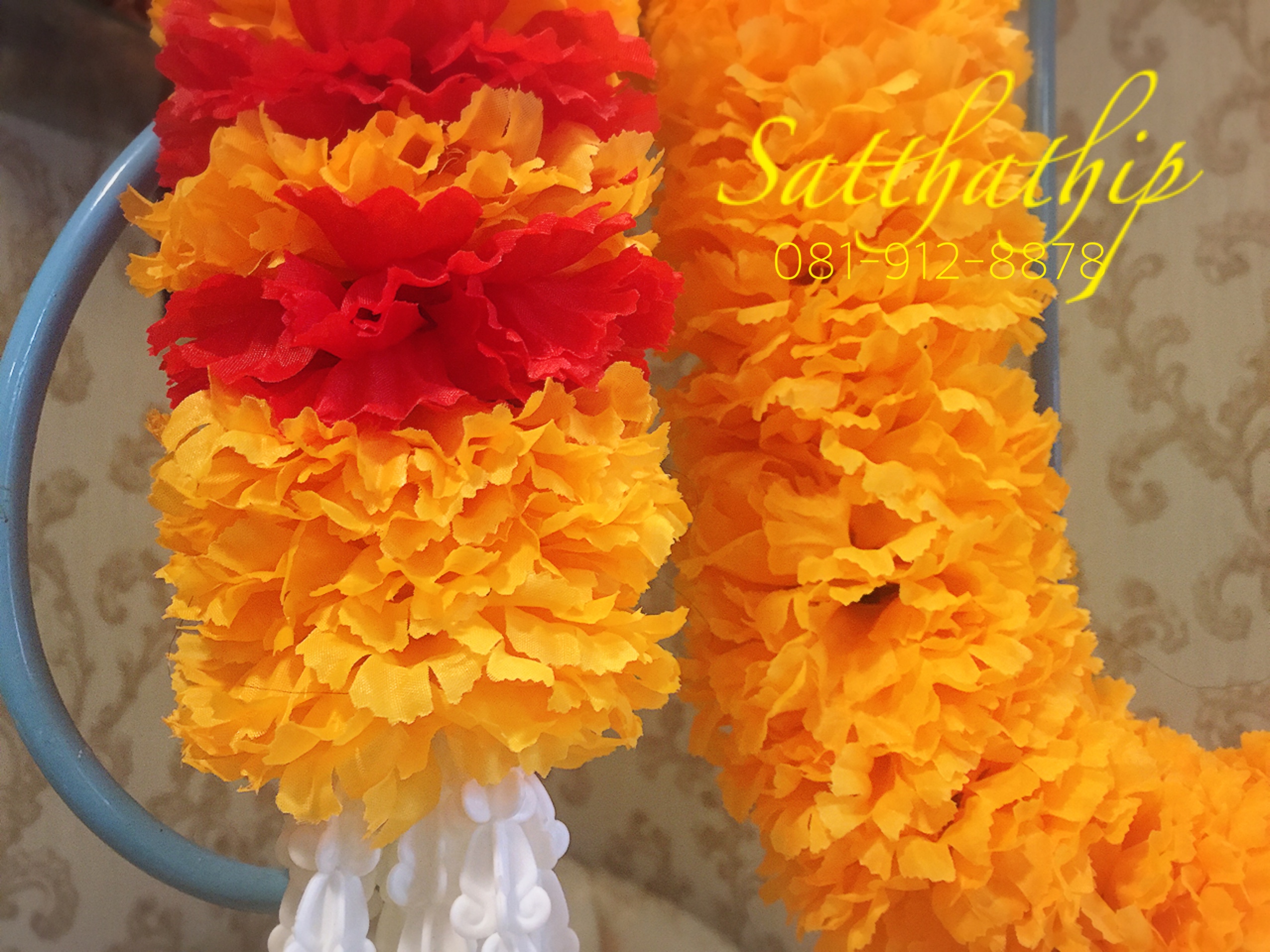 พวงมาลัยผ้าสองชาย [แบบตัดก้านดอกร้อยแน่น 450 บาท/เมตร]