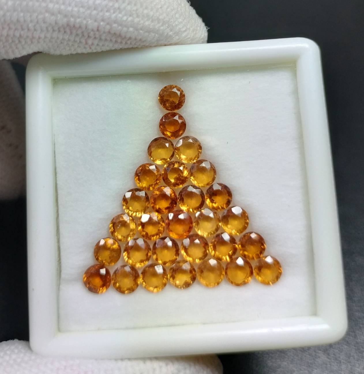เฮสโซไนต์โกเมน (Hessonite) 3.6-3.7 มม.