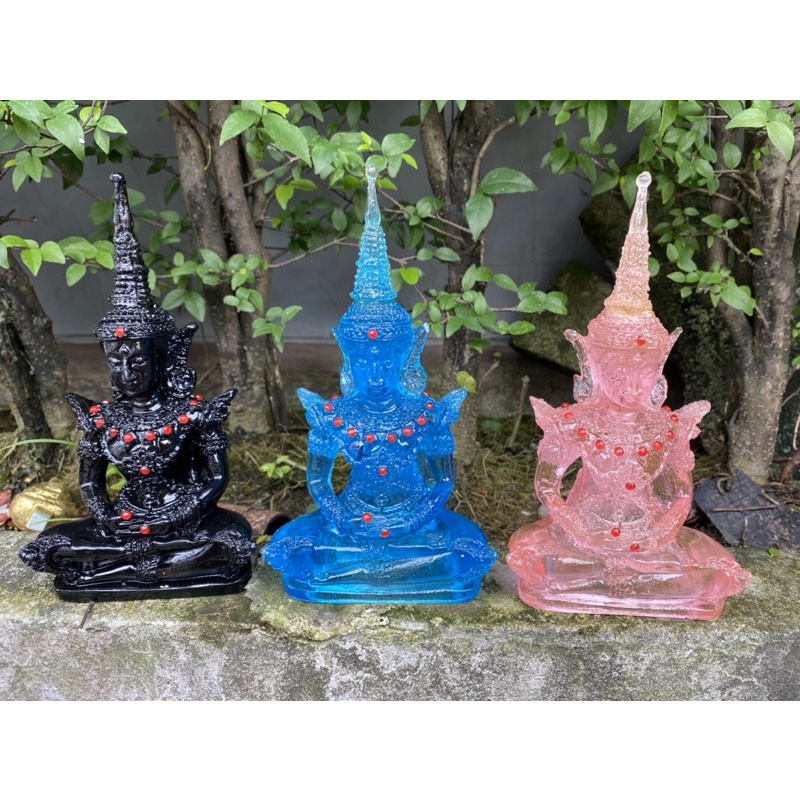 พระจักรพรรดิ กว้าง4นิ้ว สูง8นิ้ว สีประจำวันเกิด ตั้งหน้ารถได้