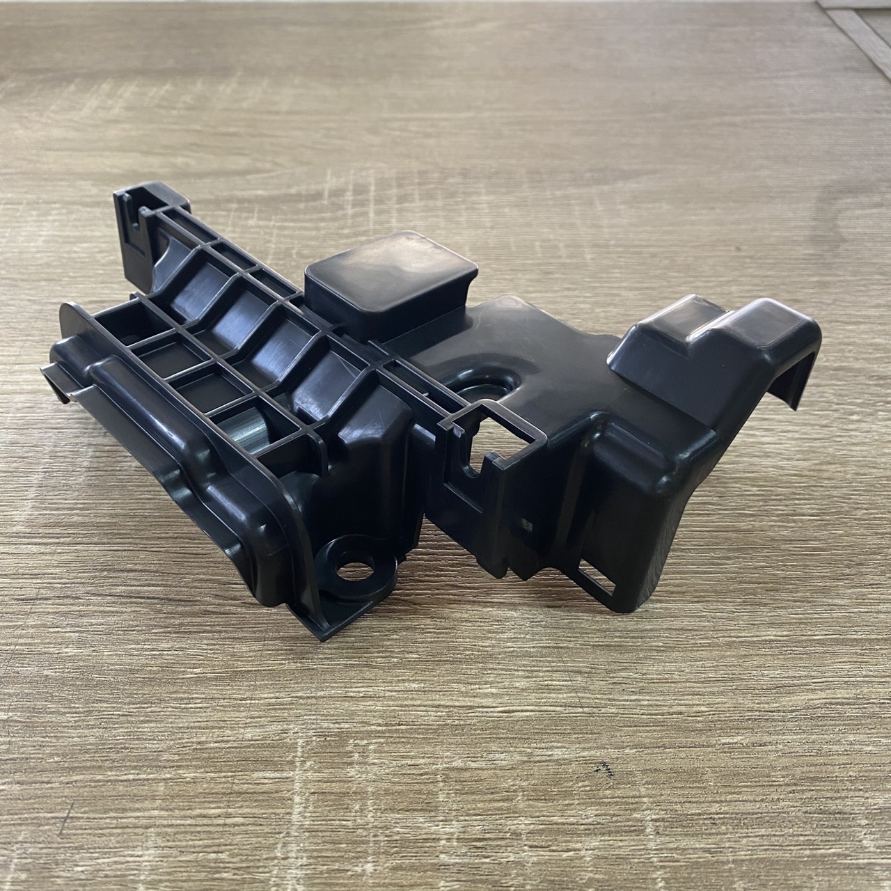 77235-KZV-T00 ฝาปิดชุดล๊อคเบาะ A SUPER CUB 2013-2017 อะไหล่แท้ HONDA