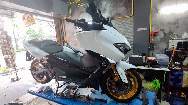 ท่อ Termignoni full system คอดำ สำหรับ Tmax 560 / 530 2017+ (For Exhibition only)