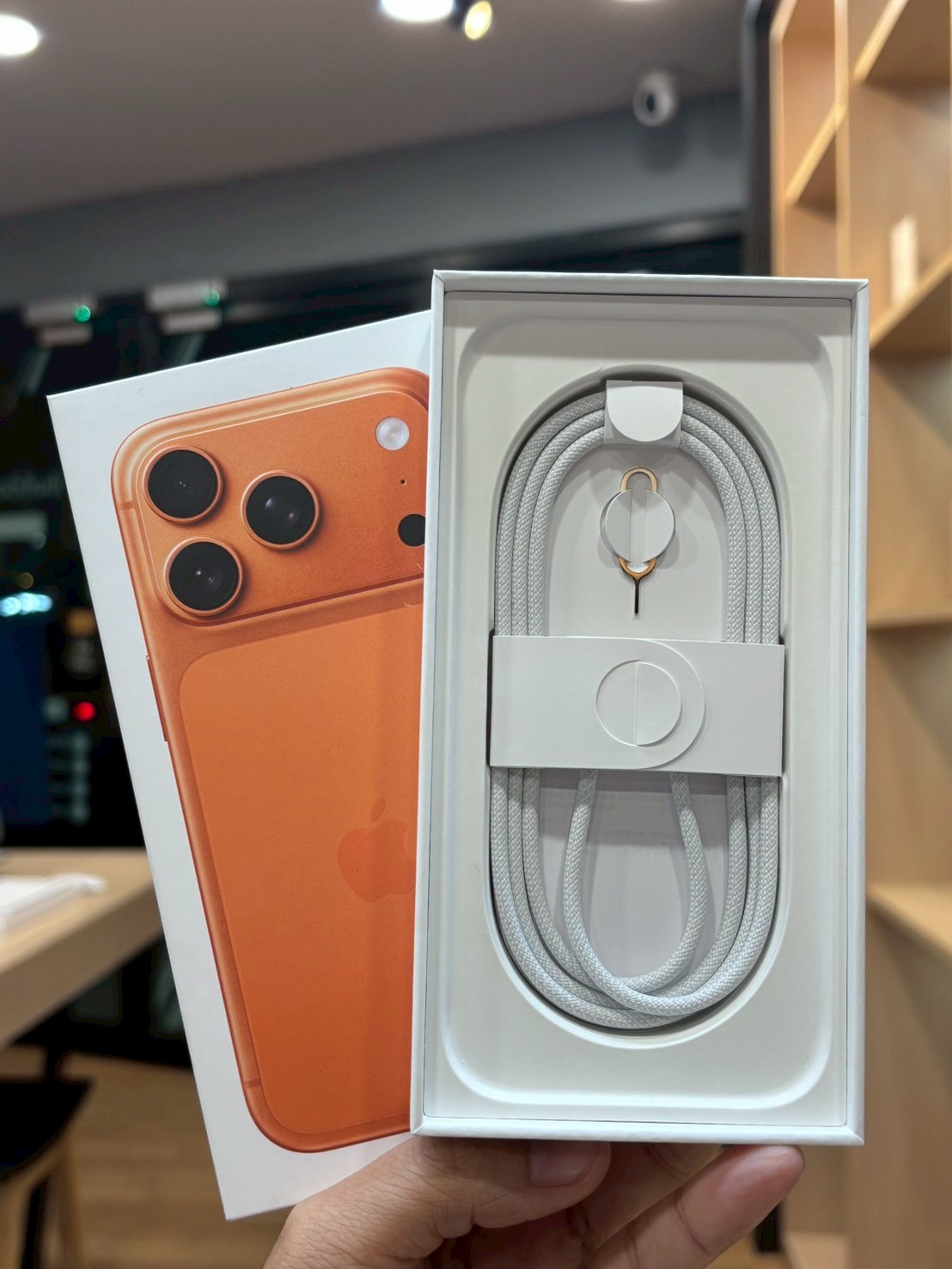 iPhone 17 Pro 512GB Cosmic Orange (มือ1)