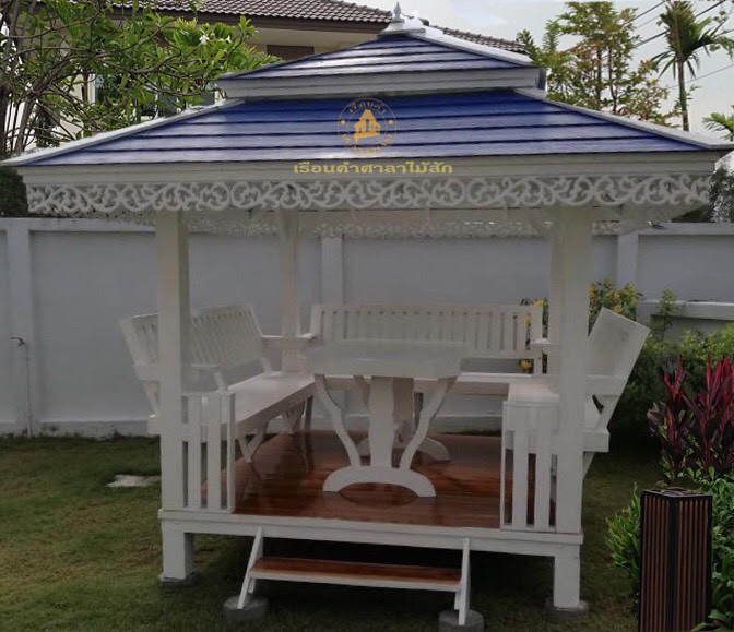 ( รหัส B2-กั้นเสา ) ศาลา ไม้สัก สีขาว คาน้ำเงิน2ชั้น พิงหลังตั้ง มีกั้นข้างเสาหน้า / ขนาด 2.00x2.00x3.00 เมตร