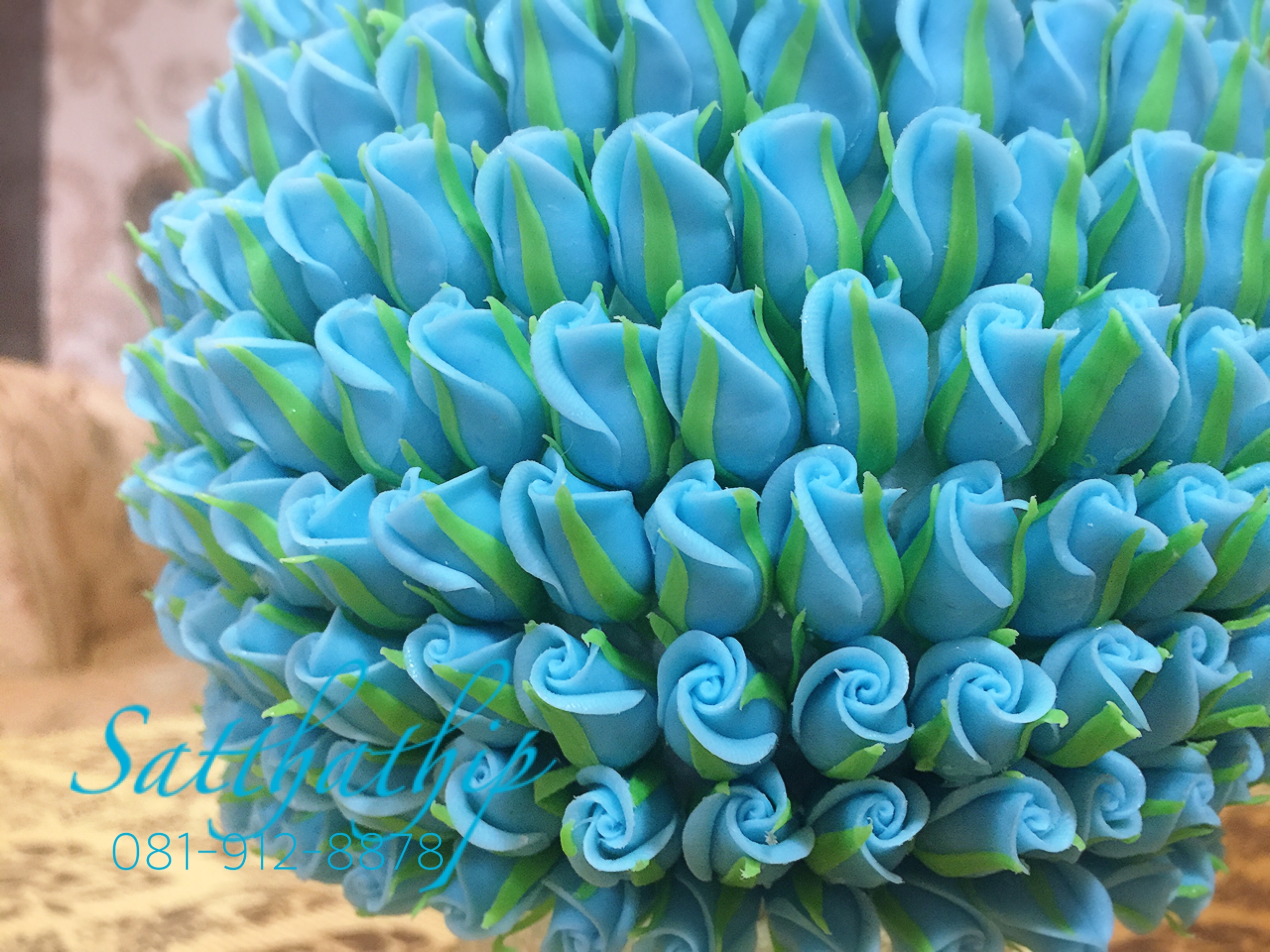 พานพุ่มดอกกุหลาบ ประดิษฐ์จากดิน [8 นิ้ว 4,000 บาท/คู่]