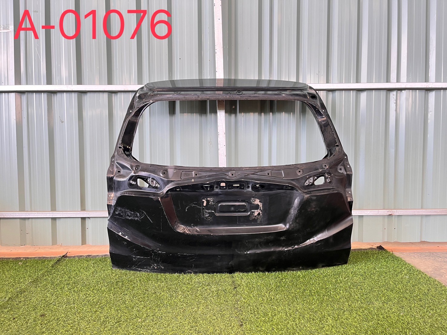 ฝาปิดท้าย Honda HRV 2015-21 แท้ถอดบิ้ว