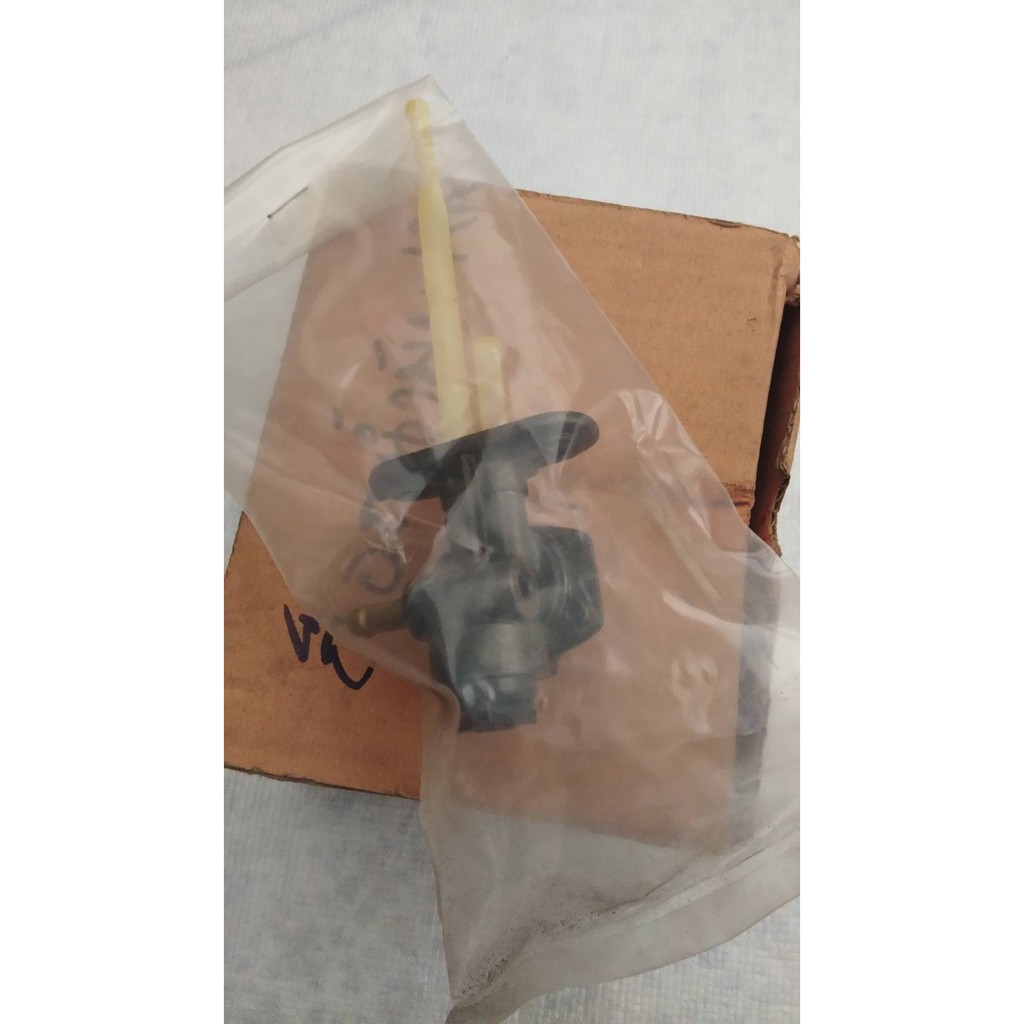 ชุดก๊อกน้ำมัน สำหรับรุ่น KR150 ZX150 SERPICO อะไหล่แท้ KAWASAKI 51023-1261