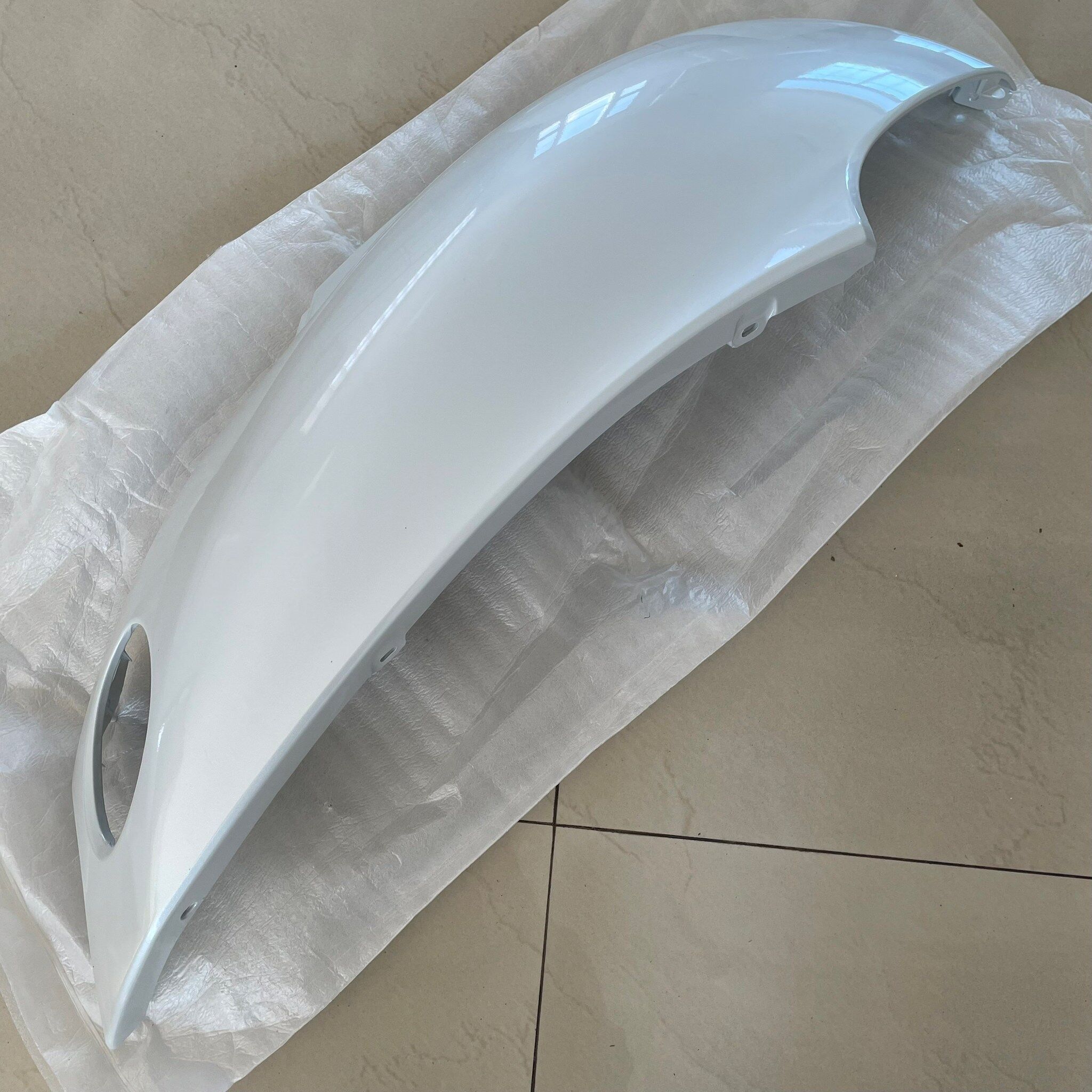 4D0-F1721-00-P0 ฝาข้างขวาตัวยาวสีขาว สำหรับรุ่น MIO FINO ปี 2007 อะไหล่แท้ YAMAHA