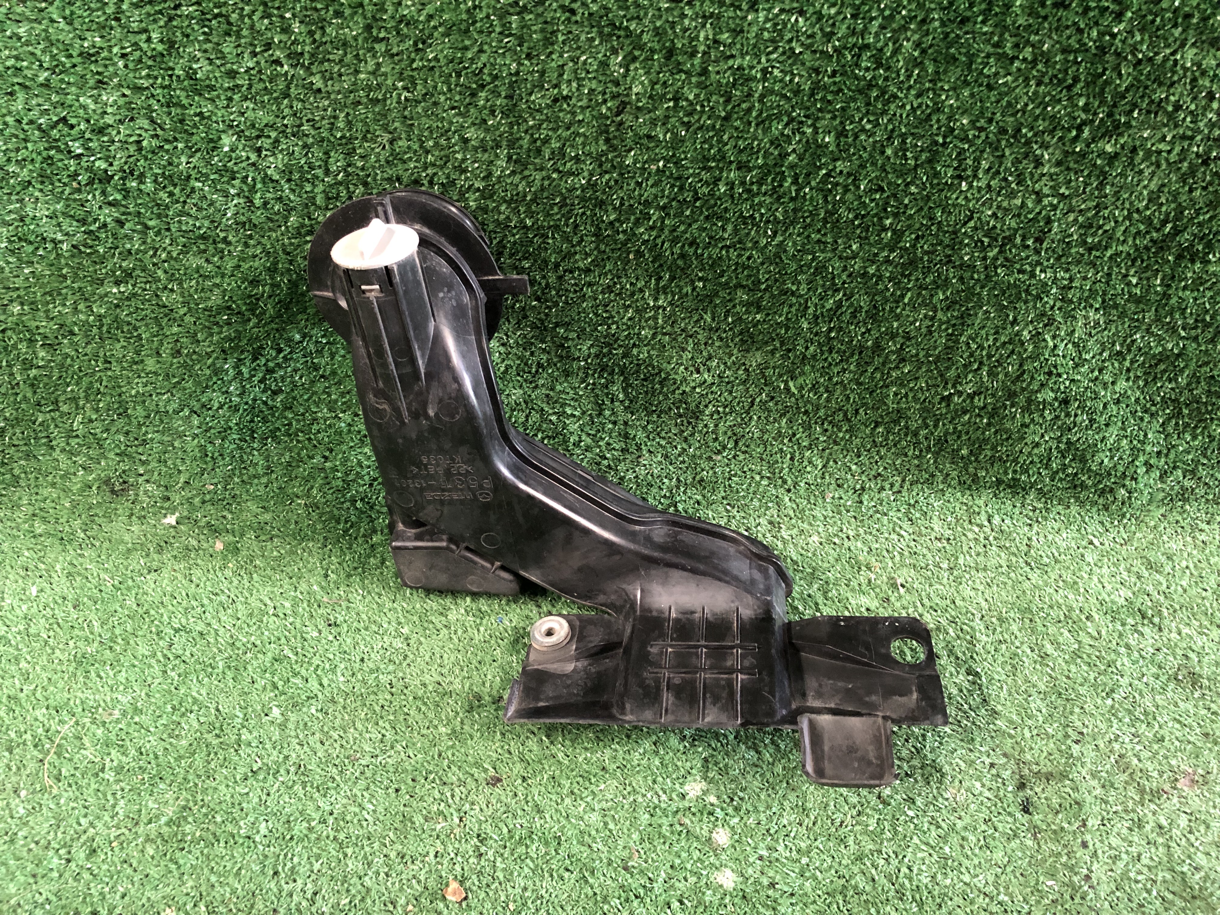 ท่อเก็บน้ำปัดน้ำฝน Mazda2