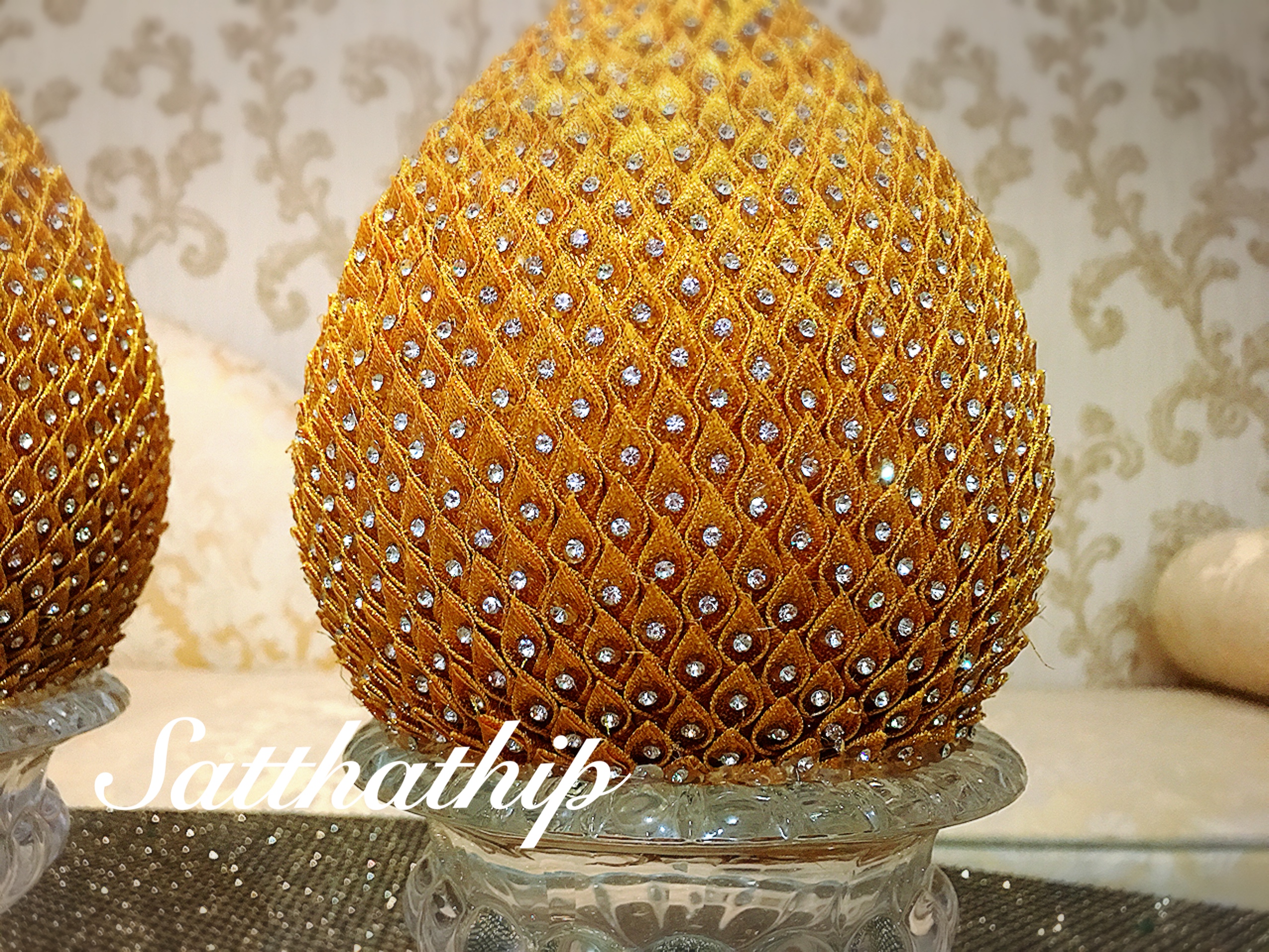 พานพุ่ม - พานพุ่ม ประดับเกล็ดผ้า - พานพุ่มเงินทอง - พานพุ่มผ้าตาด ประดับคริสตัล - Phan bush