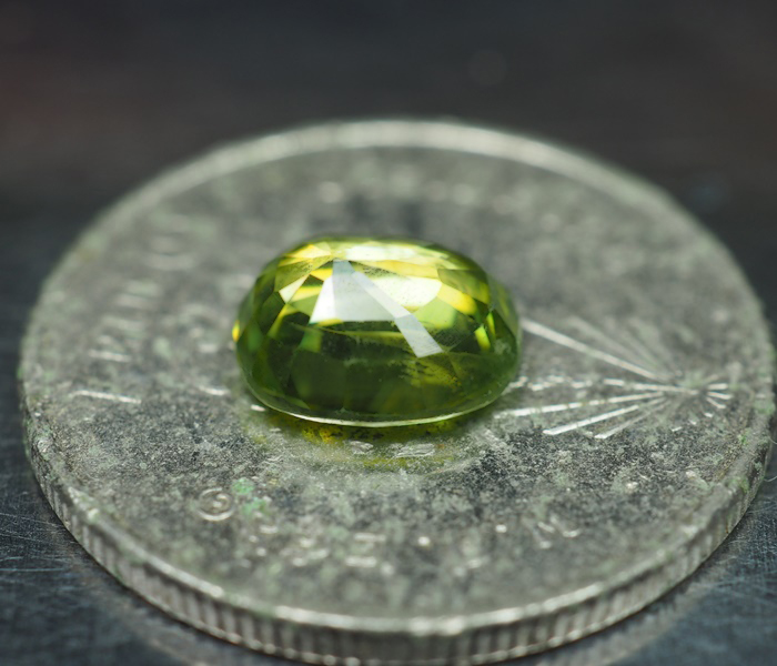 พลอยแท้สฟีน (Sphene) 1.50 กะรัต