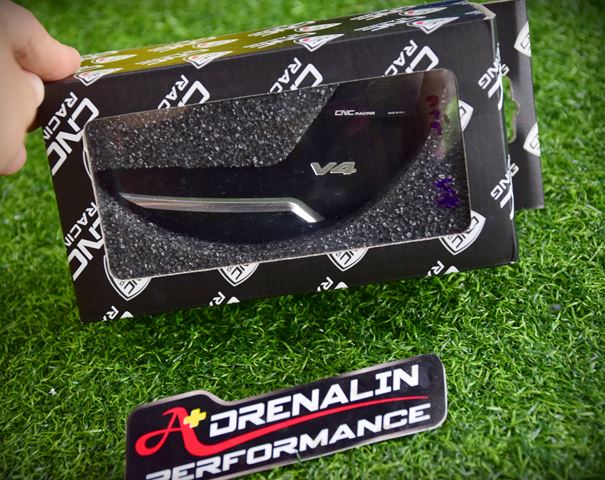 CNC Racing - ครอบคลัชฝั่งขวา (Clutch cover ) สำหรับ Panigale V4 2025+