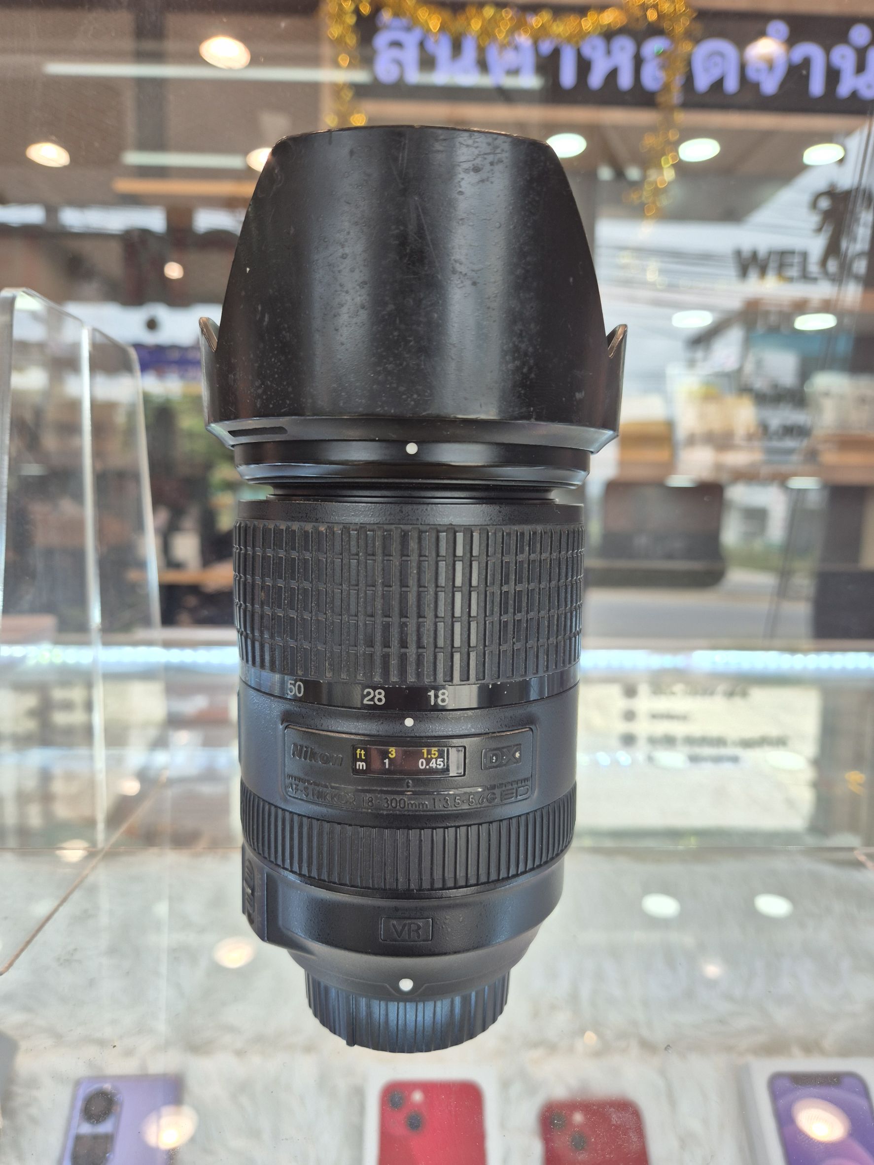 NIKON af-s dx nikkor 18-300mm 1:3.5-5.6g ed vr