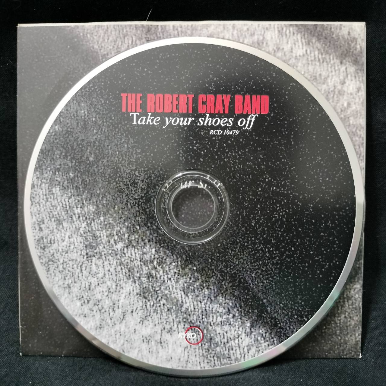 The Robert Cray Band – Take Your Shoes Off / USA / กล่องกระดาษเก่าเก็บมีจุดเหลือง / แผ่นเป็นรอย