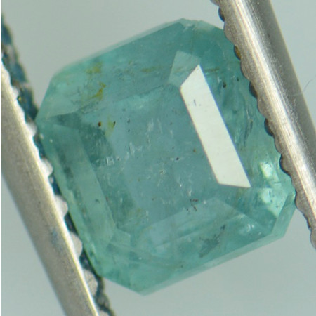 พลอยมรกตดิบ (Emerald) 0.67 กะรัต No oil