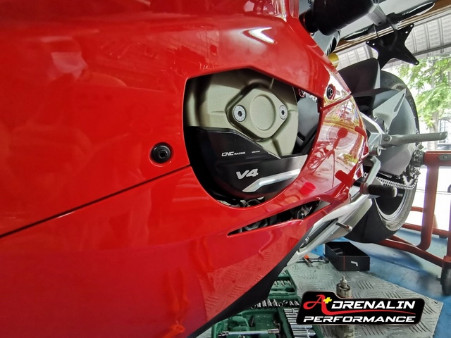 CNC Racing - ครอบจานไฟ (Alternator cover) สำหรับ Panigale V4 2025+