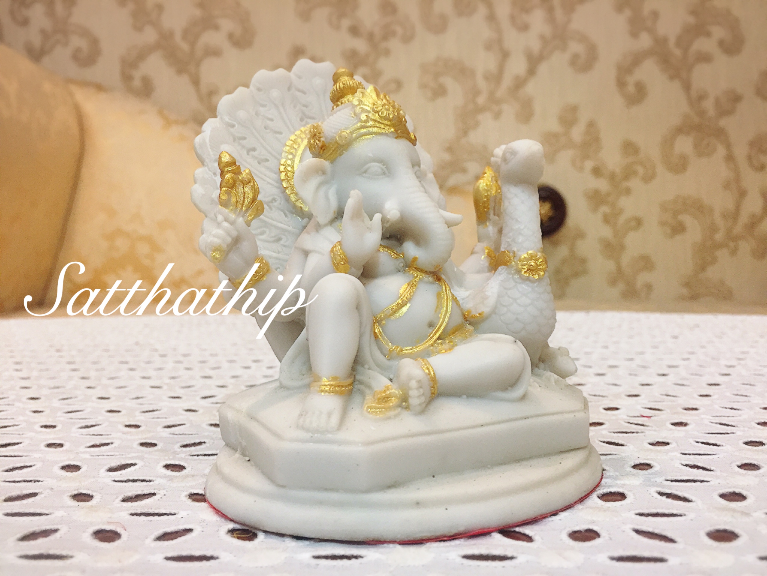 พระพิฆเศวร ปางโมเรศวร/ปางมยุรเวท/ทรงนกยูง (เรซิ่น) - Ganesha: Lord of Success