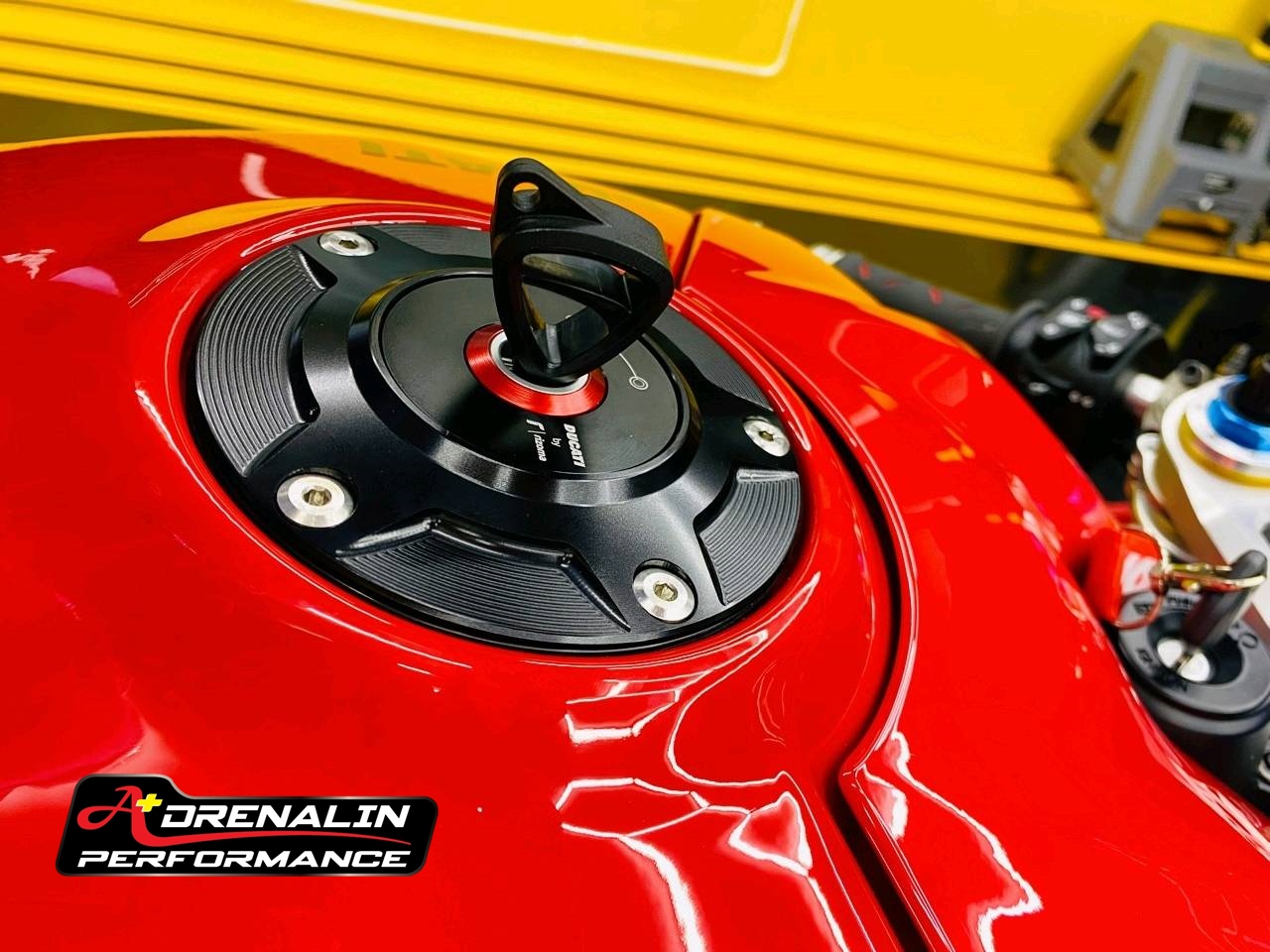 ฝาถังน้ำมัน Ducati performance by Rizoma สำหรับ Panigale 899 1199