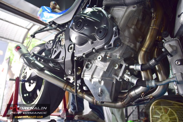 คอฟูล Arrow Stainless สำหรับ GSXR1000 ปี 2017 L7 (For Exhibition only)