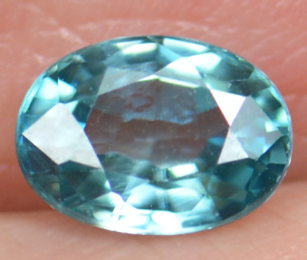เพทายสีฟ้าน้ำทะเล (Zircon) 1.30 กะรัต