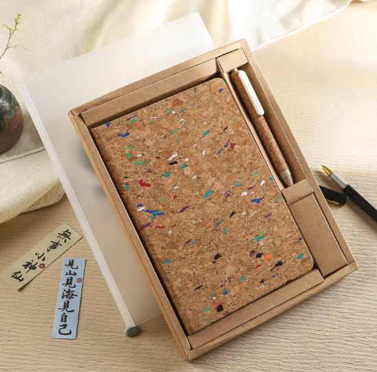 ชุดสมุดโน้ต+ปากกา+กล่อง,สมุดไดอารี่ปกไม้ก๊อก,สมุดโน้ตปกไม้ก๊อก,A5