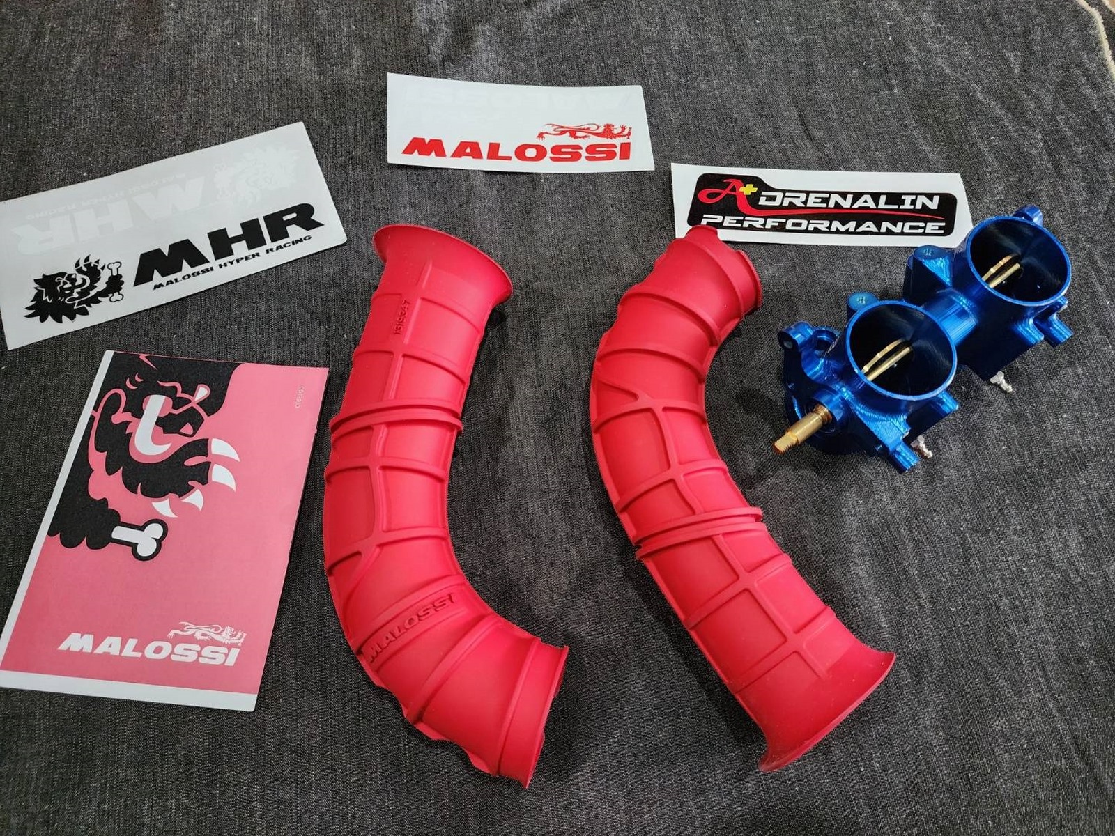 ท่ออากาศ สีแดง Malossi สำหรับ Tmax 560 2020+ airflow ลิ้นเร่ง