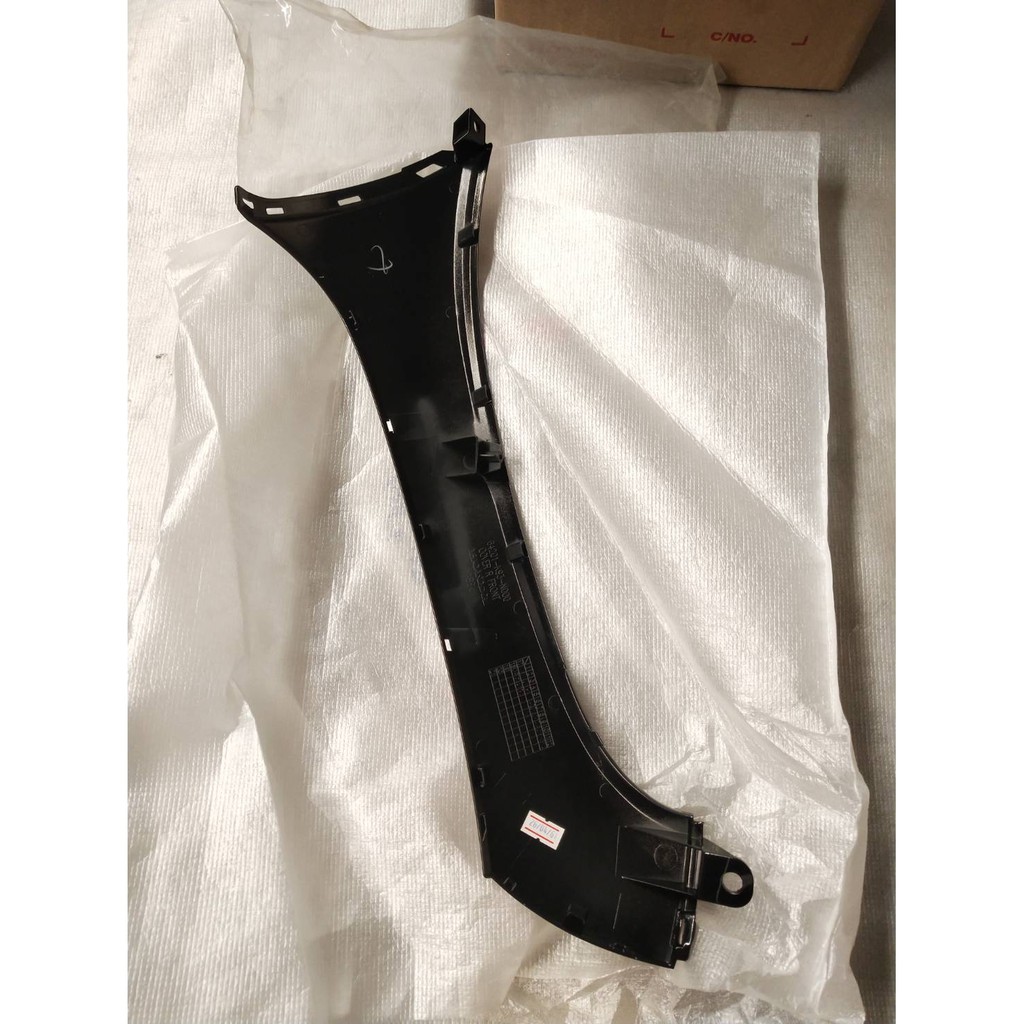 64201-K93-N00ZE ฝาครอบด้านหน้าด้านขวา รถสีดำ SCOOPY-I 2017 อะไหล่แท้ HONDA