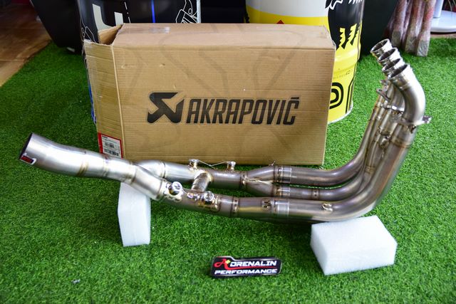 Akrapovic ชุดคอฟูล (Titanium) สำหรับ S1000RR 2020+ (For Exhibition only)