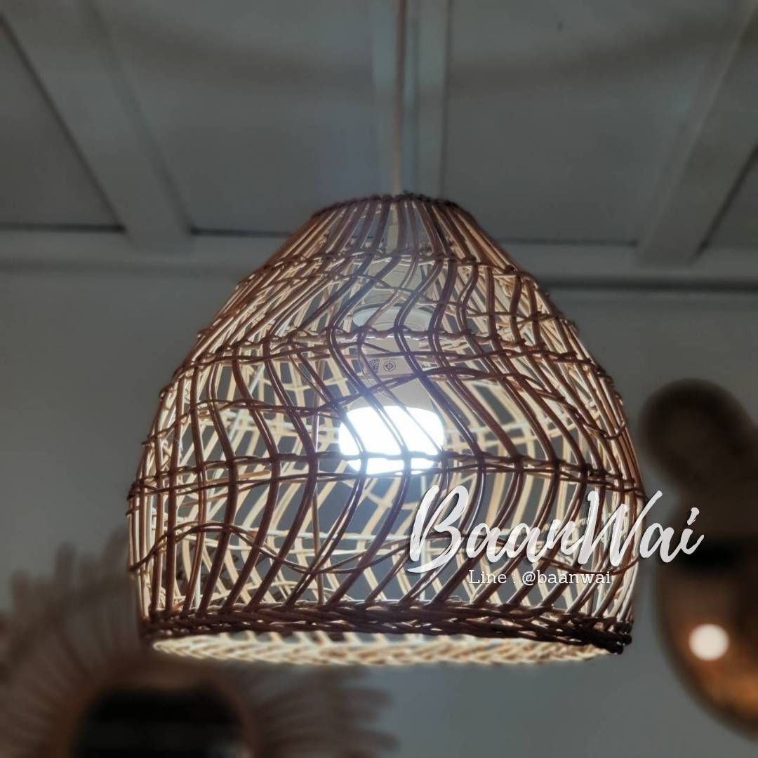 โคมไฟหวาย size 35*30 cm