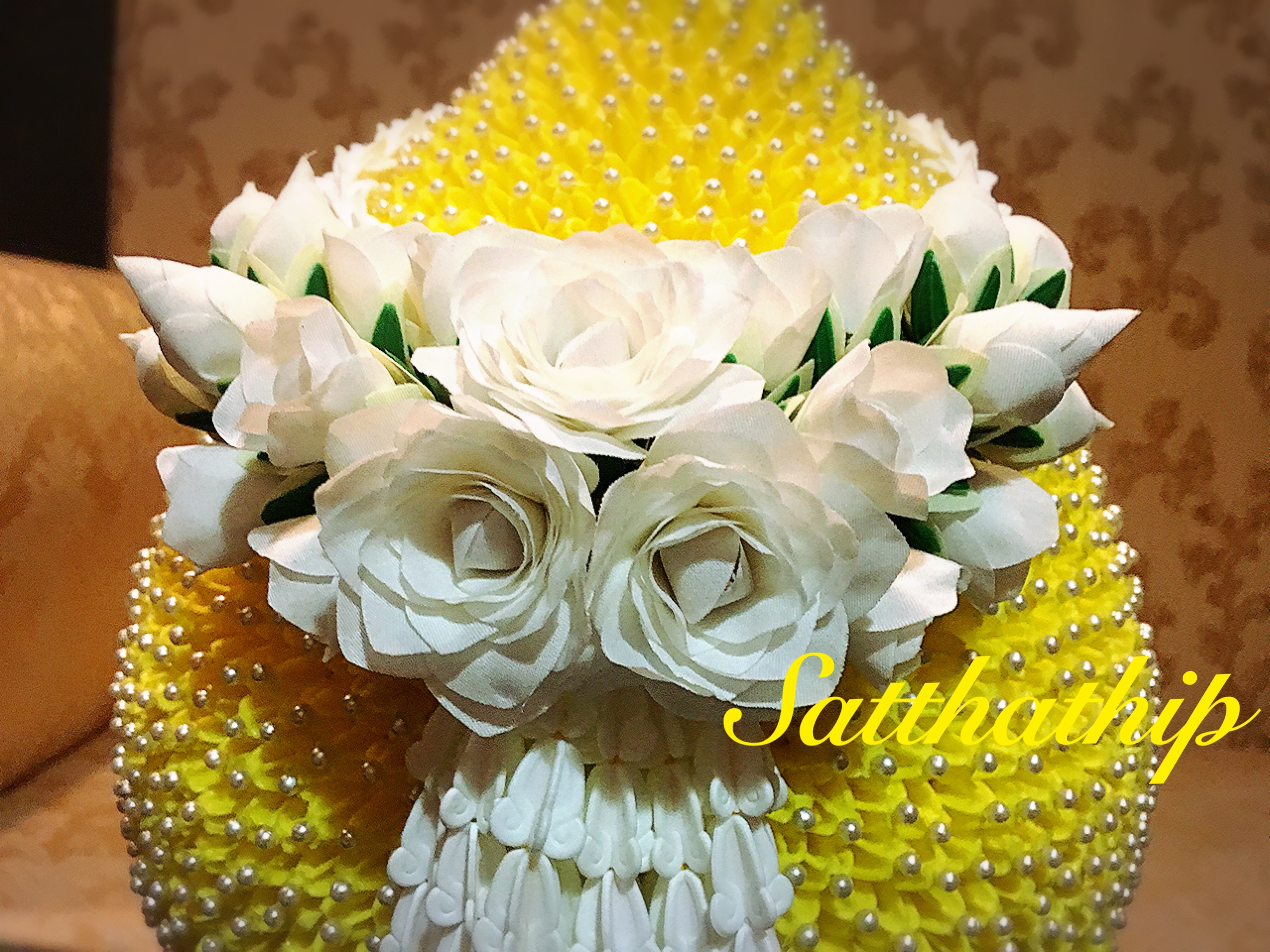 พานพุ่มดอกรักประดิษฐ์ [10"]