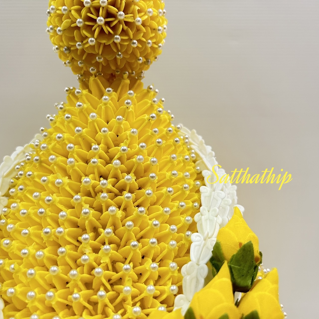 พานพุ่มดอกรักประดิษฐ์ [9"]