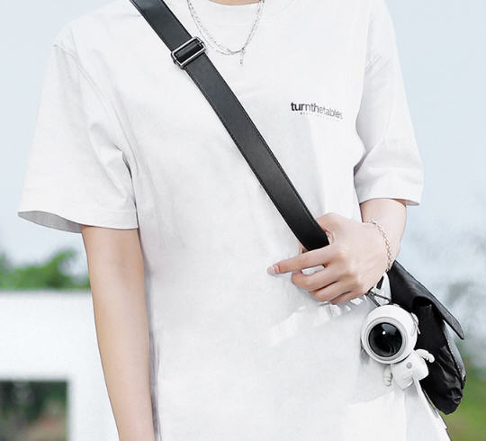 พัดลมพกพา,พัดลมรูปทรงนักบินอวกาศ