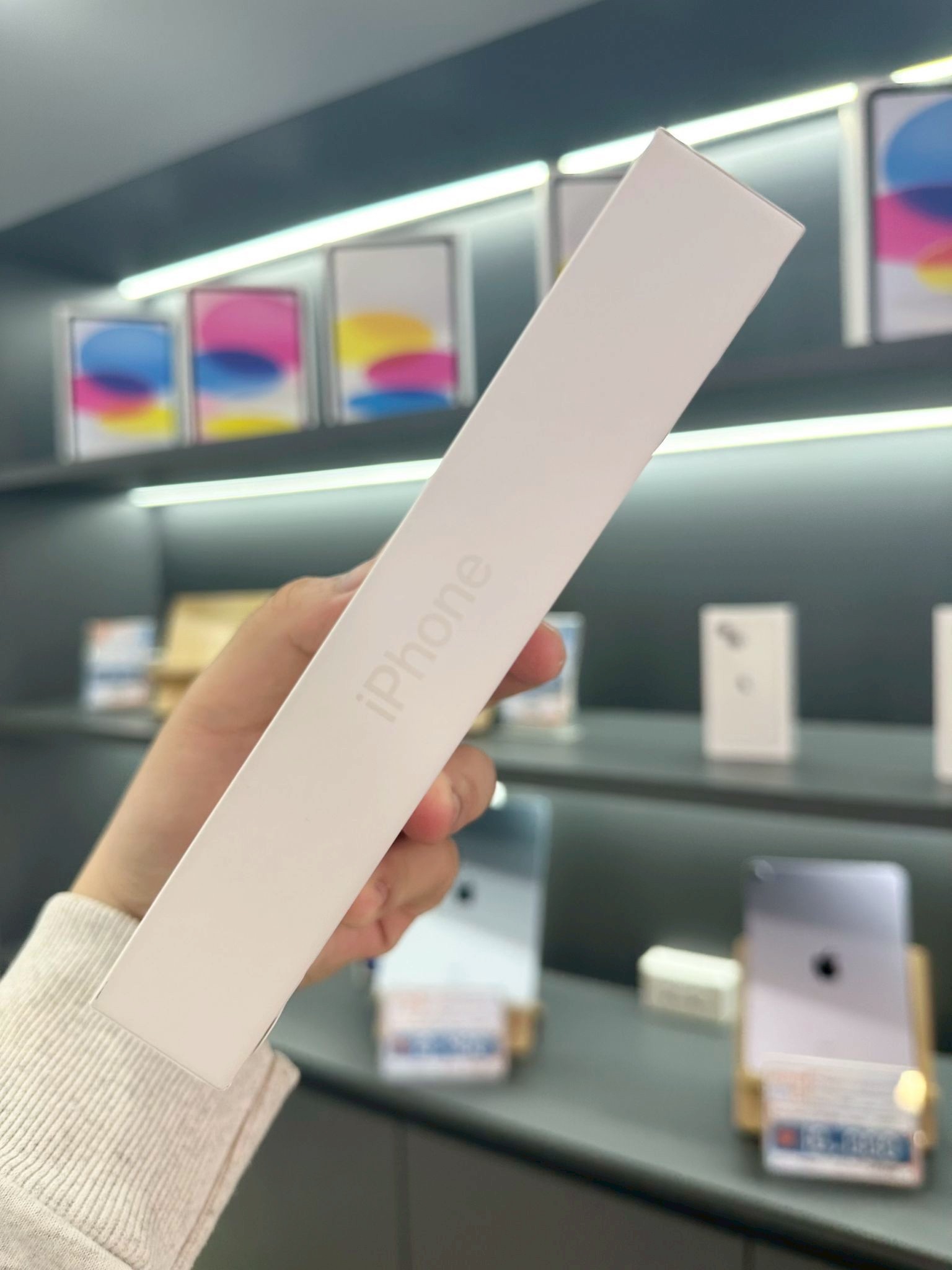 iPhone 13 128GB สี Starlight