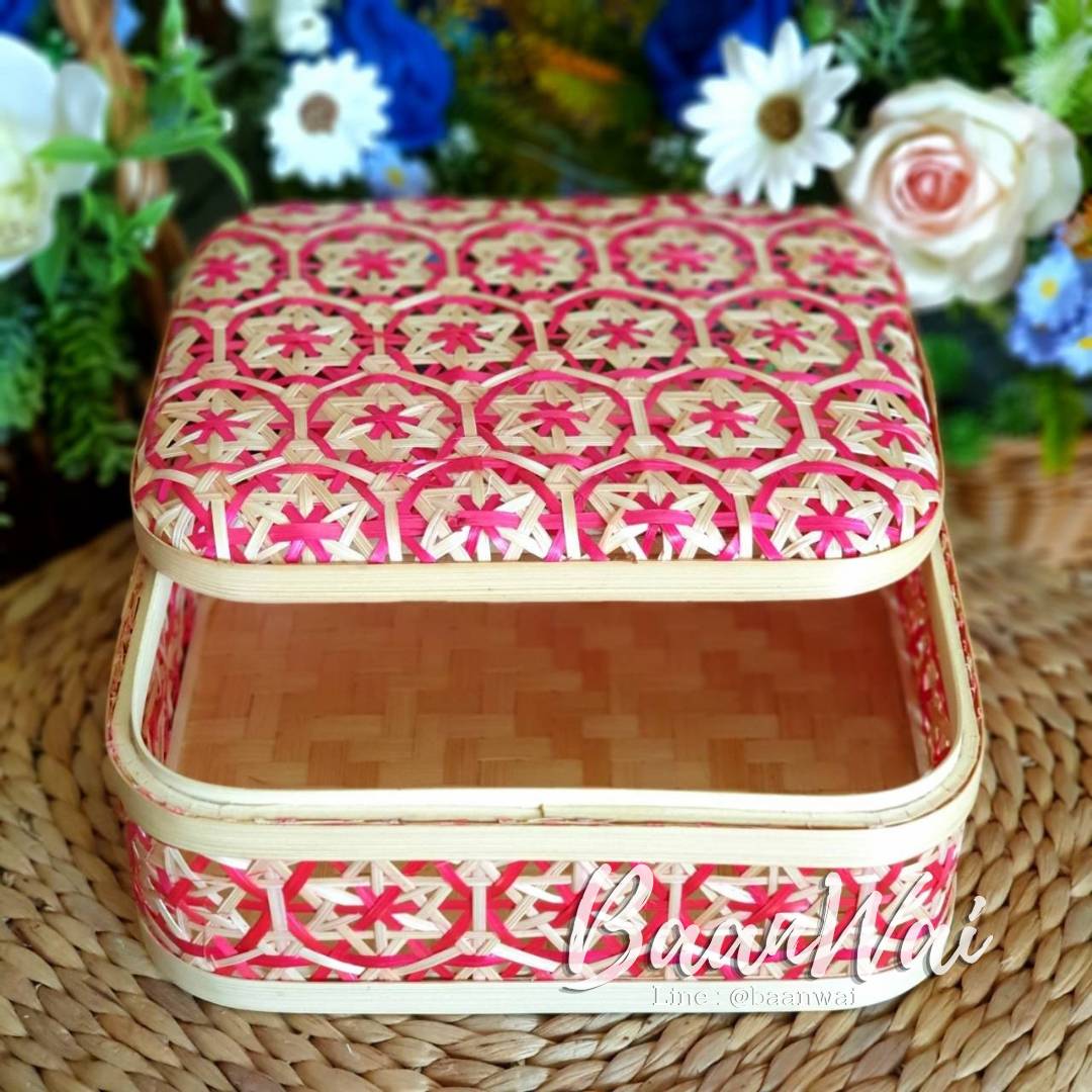 กล่องไม้ไผ่ ลายพิกุล ขนาด 20*25*8 cm