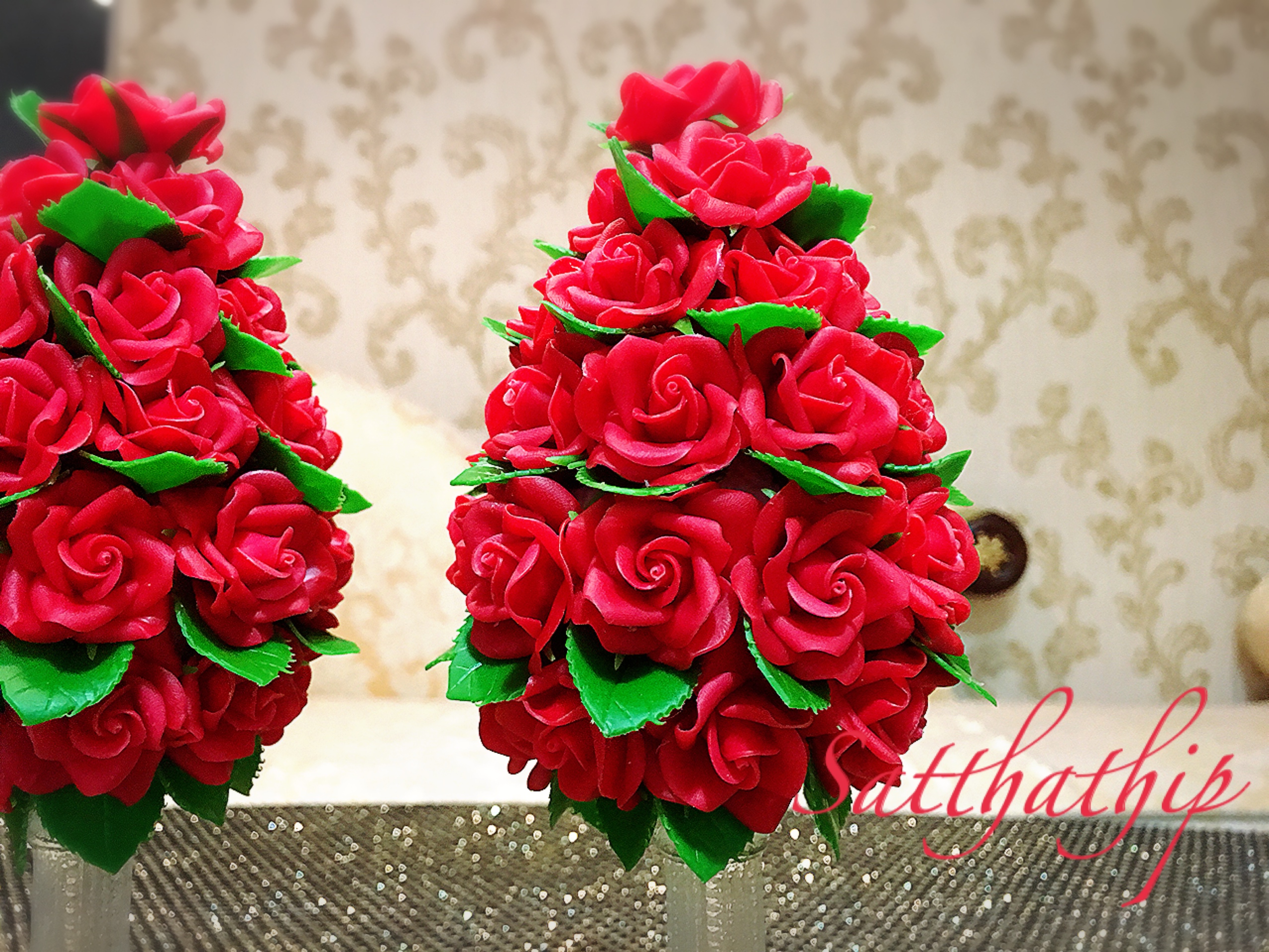 พานพุ่มดอกกุหลาบ ประดิษฐ์จากดิน [3 นิ้ว 1,250 บาท/คู่]