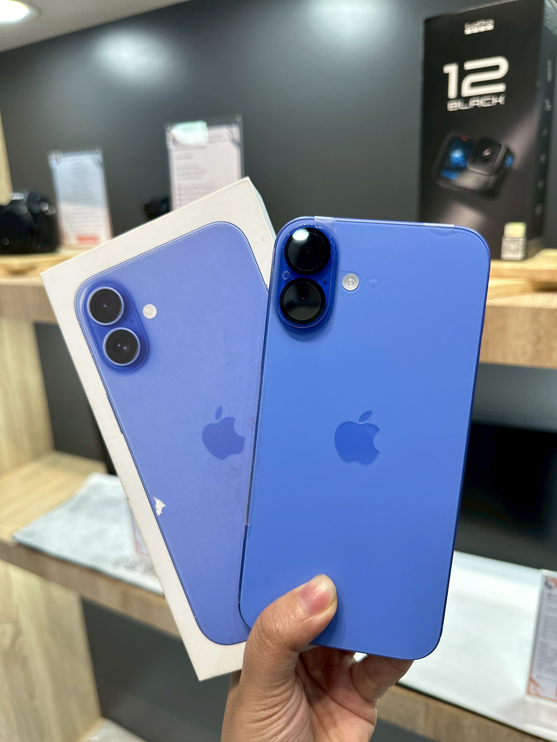 iPhone 16 Plus 128GB Ultramarine