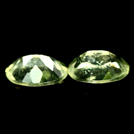 พลอยอะพาไทต์ (Apatite) 1.58 กะรัต 2 ชิ้น