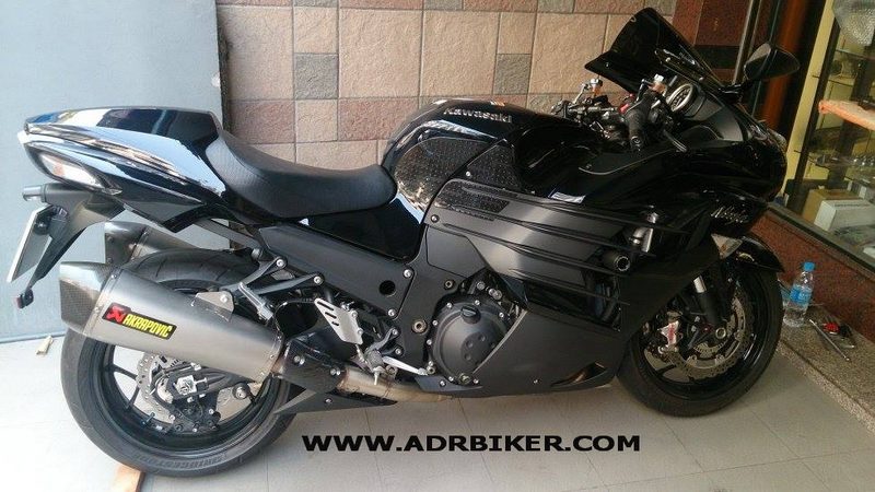 ท่อ akrapovic titanium สำหรับ ZX14 2012-ปัจจุบัน (For Exhibition only)