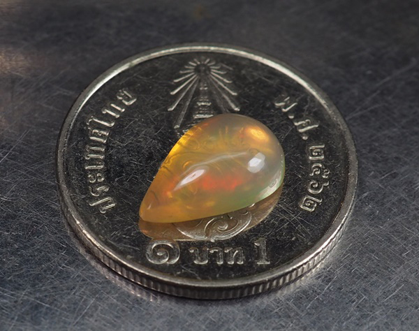โอปอลหลากสี (Opal) 1.25 กะรัต