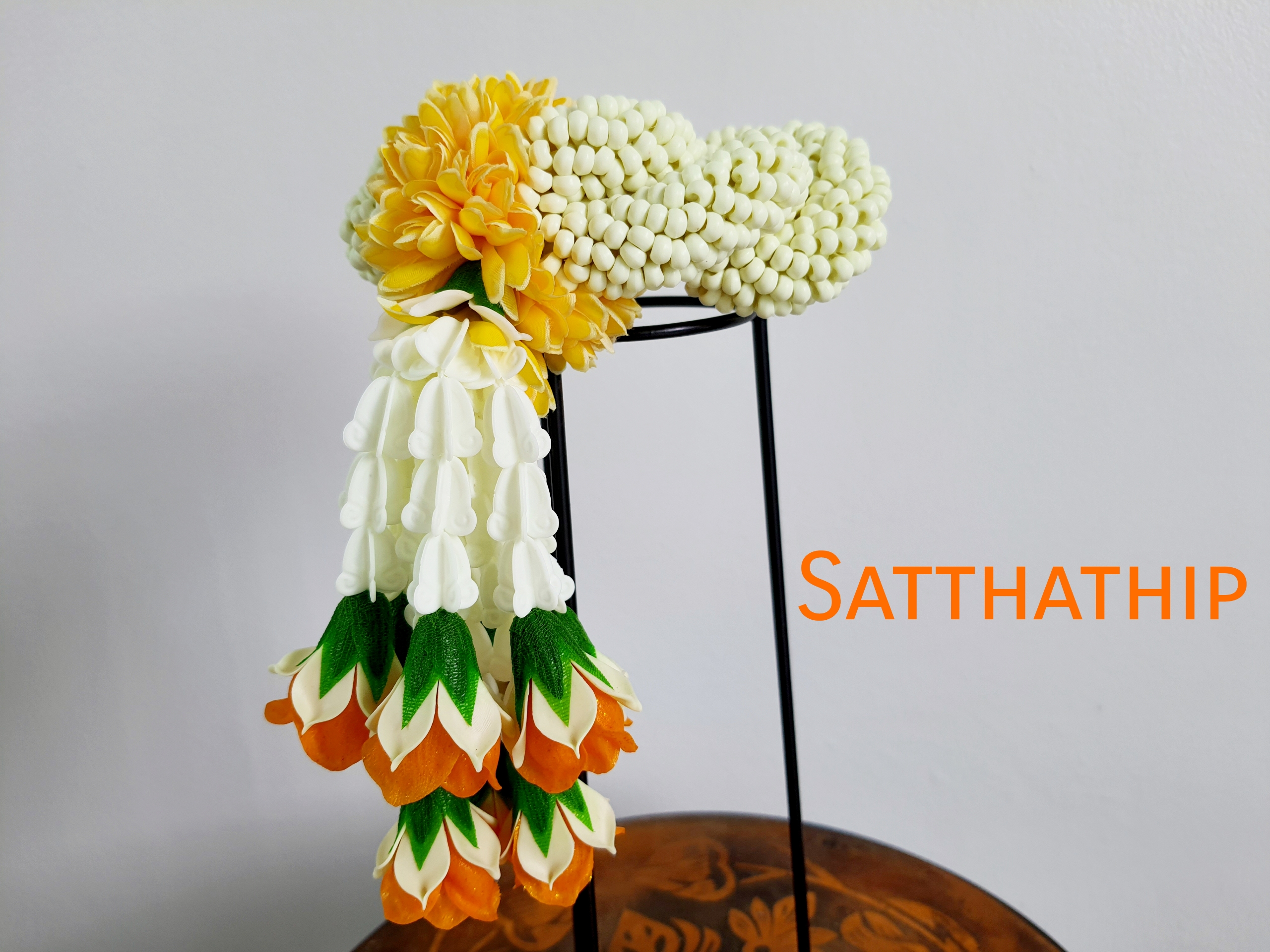 พวงมาลัยดอกรัก - พวงมาลัยดอกรักเกลียว - พวงมาลัยดอกรักเกลียวประดิษฐ์