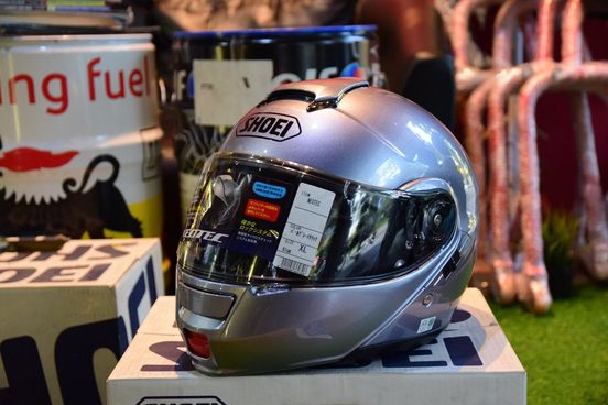 หมวก SHOEI NEOTEC แบบเปิดคาง สีเทา ไซส์ XL มีแว่นดำในตัว