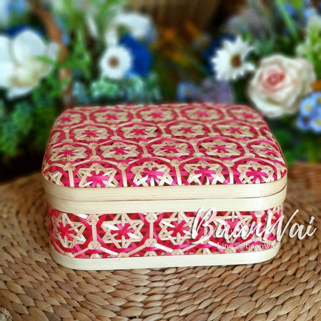 กล่องไม้ไผ่ ลายพิกุล ขนาด 20*25*8 cm