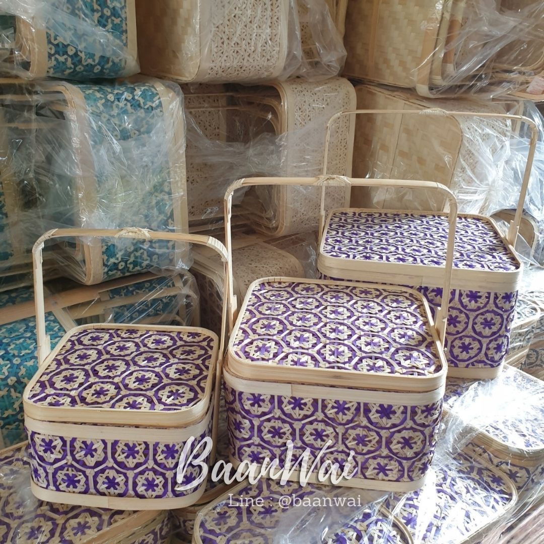 กล่องปิ่นโตไม้ไผ่ ปิ่นโตไม้ไผ่ ลายพิกุล ทรงสี่เหลี่ยม (สีม่วง)